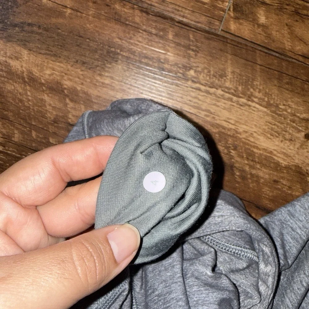 Lululemon‎ Heathered Grey Athletic Leggings Women's Size 4